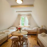 Za Zakretem 山林小屋 罗威