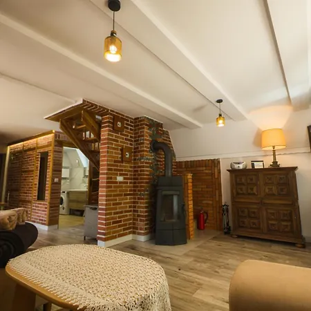 Za Zakretem 山林小屋 *