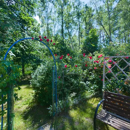 Lodge Za Zakretem Rowy (Pomerania)