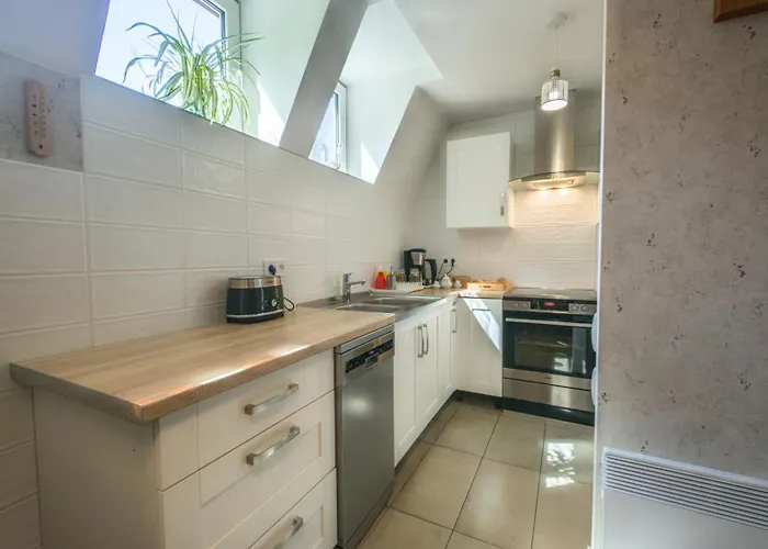 Za Zakretem Orman Evi