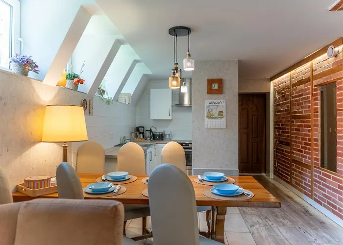 Orman Evi Za Zakretem Rowy (Pomerania)